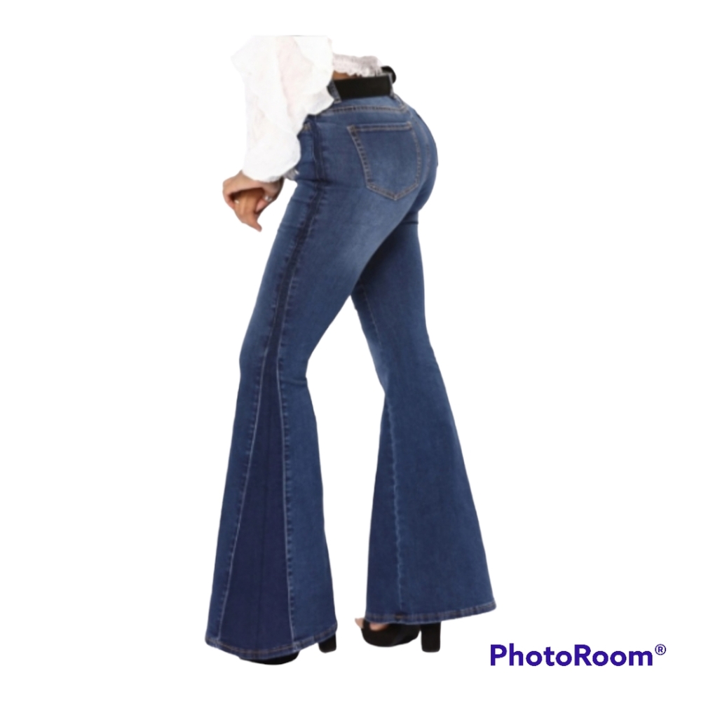 Fashion Nova Flared Bottom Jeans NWT